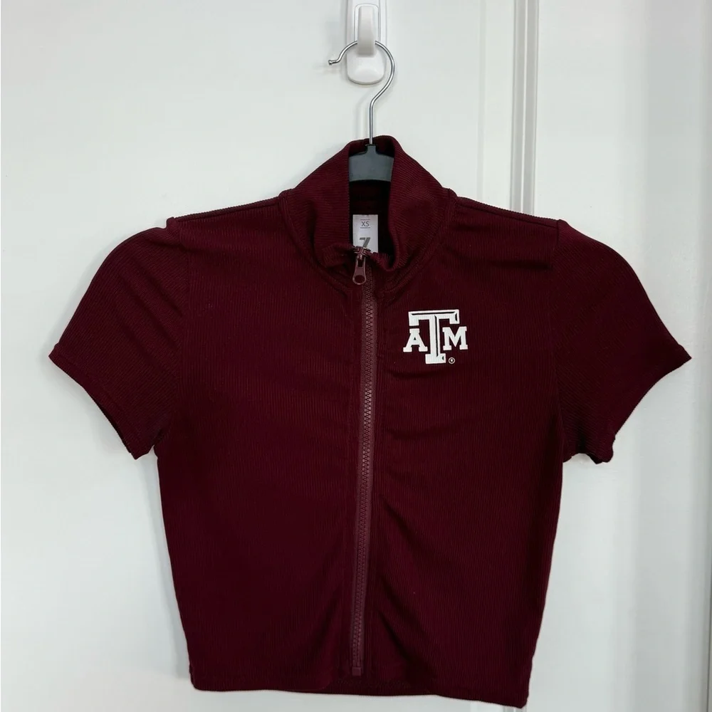 Maroon Short Sleeve Zip-Up Top - Picture 1 of 2